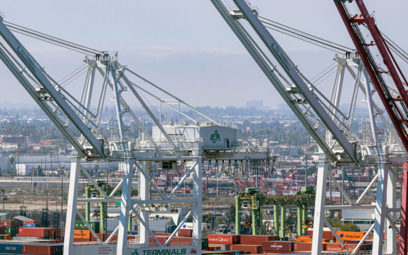 Port of Los Angeles sees strong Q1 amid tariff threat