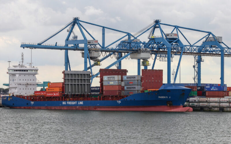 Port of Rotterdam sees €321 Million in gross investments
