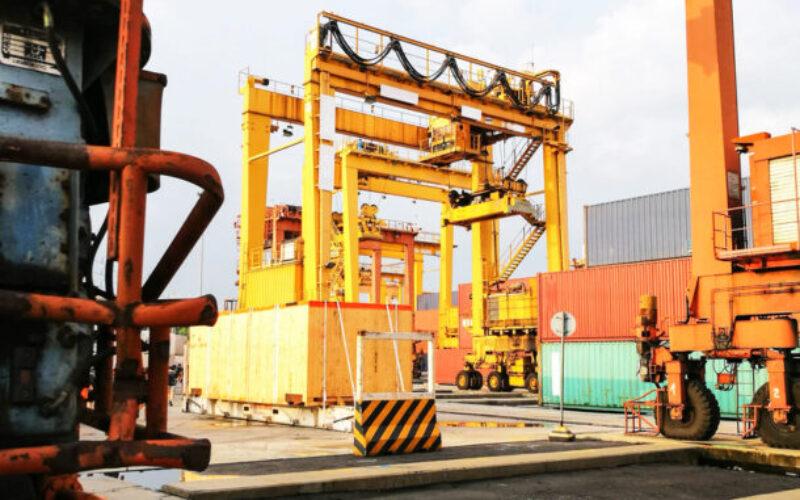 SGP unveils new QC and RTGs cranes