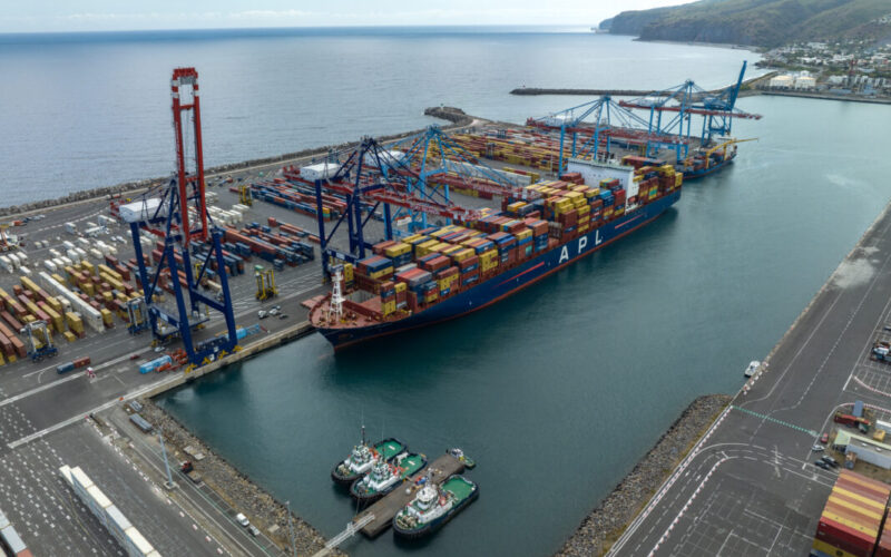 Kalmar delivers equipment to Port Réunion terminal