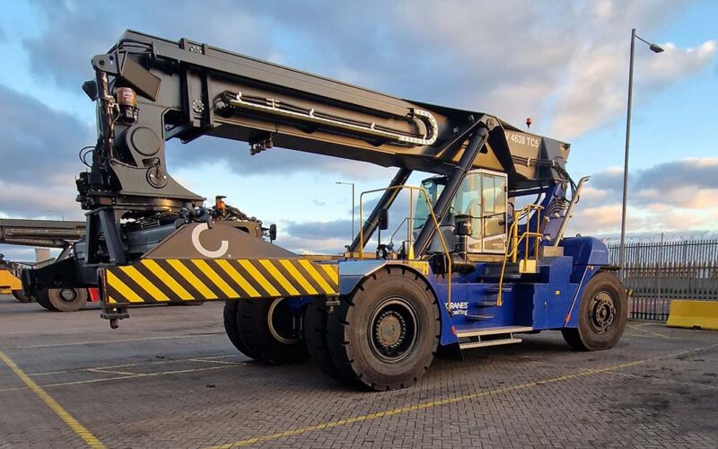 Konecranes supplies Port of Hull with new reachstacker