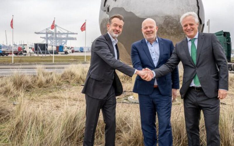 Rotterdam World Gateway invests in shore-based power