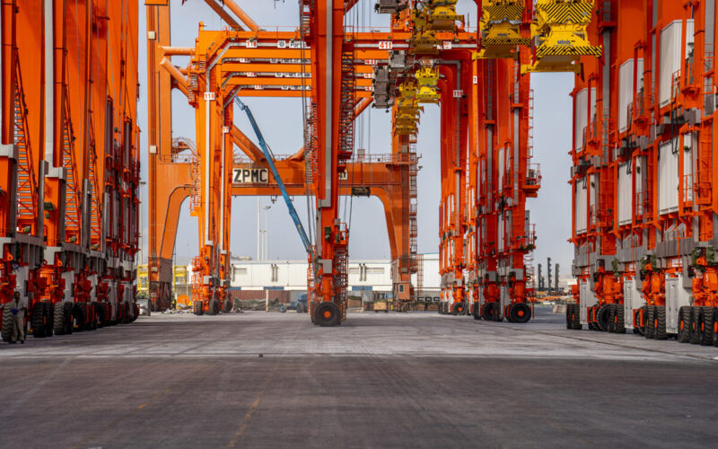 Port of Salalah announces four new hybrid RTG cranes