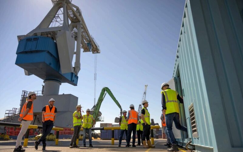 Flywheel pilot cuts crane energy peaks at Moerdijk