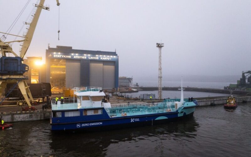 Klaipėda Port sees Lithuania’s first hydrogen-powered ship in the water